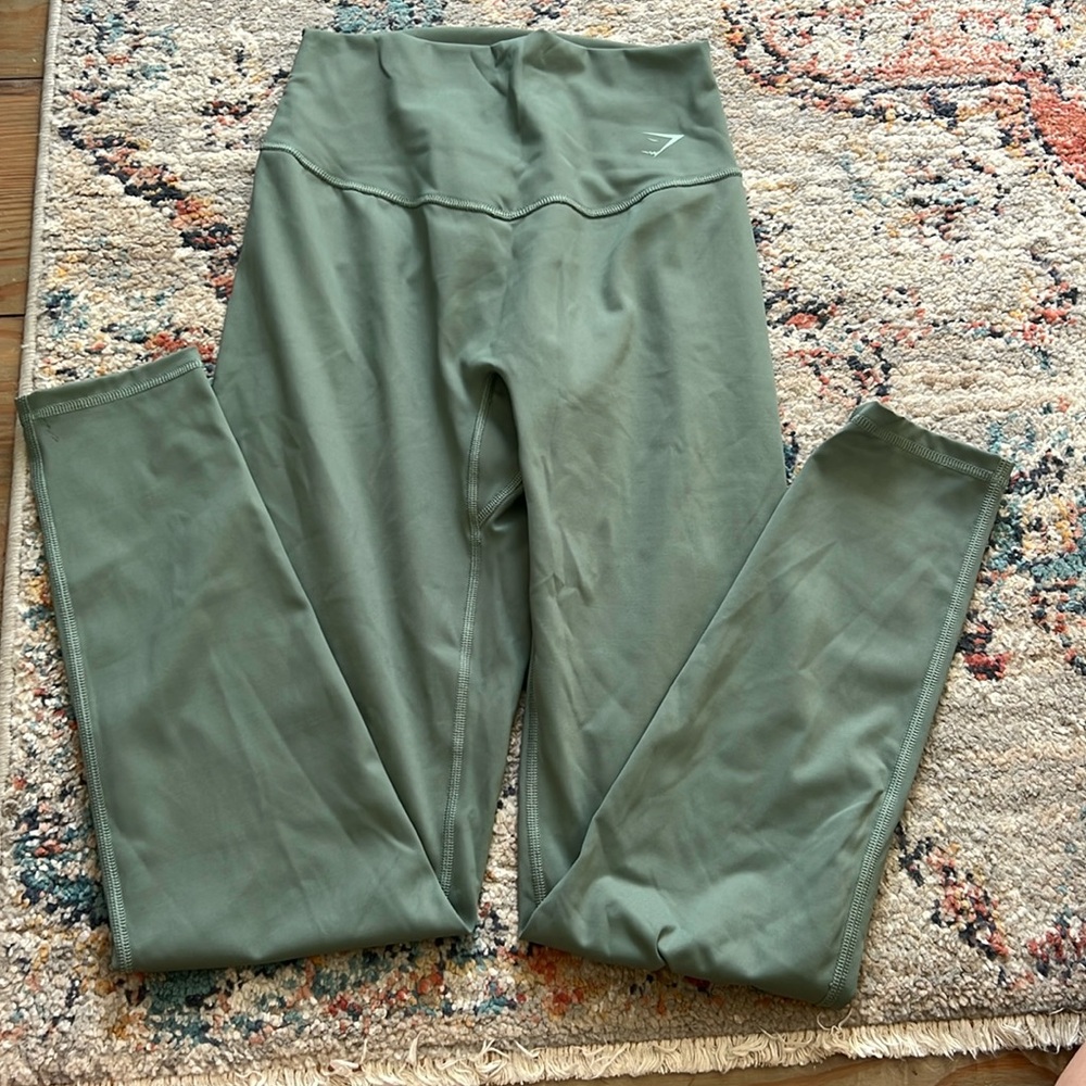 Small Gymshark leggings
